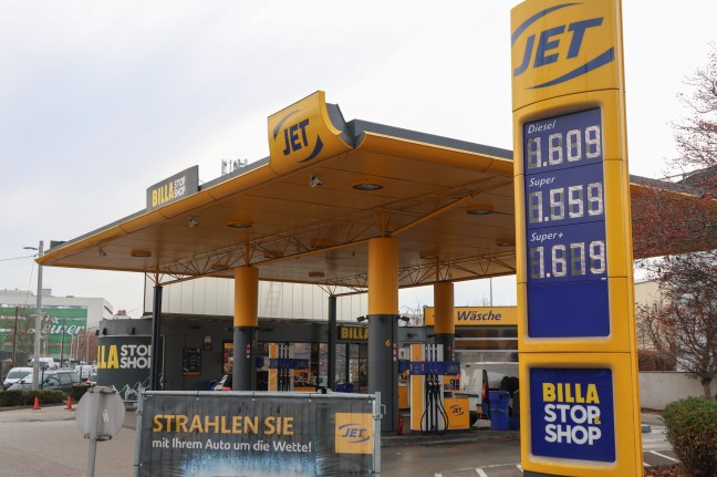 Messer als Waffe: Raub�berfall auf Tankstelle in Linz-Bulgariplatz