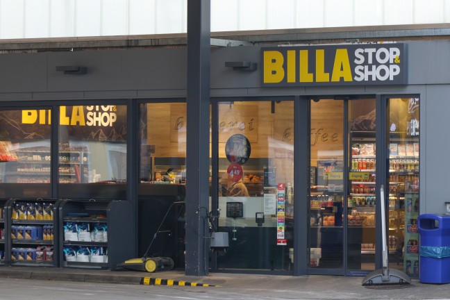 Messer als Waffe: Raub�berfall auf Tankstelle in Linz-Bulgariplatz