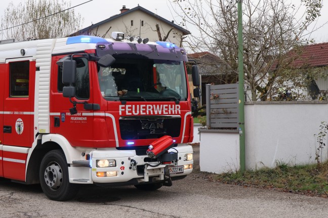 Akkubrand: Feuerwehr nach Brand eines gr��eren Akkupacks in Wels-Schafwiesen im Einsatz