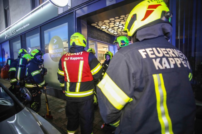 Passanten vermuteten Brand im Dachbereich eines Geb�udes in Marchtrenk