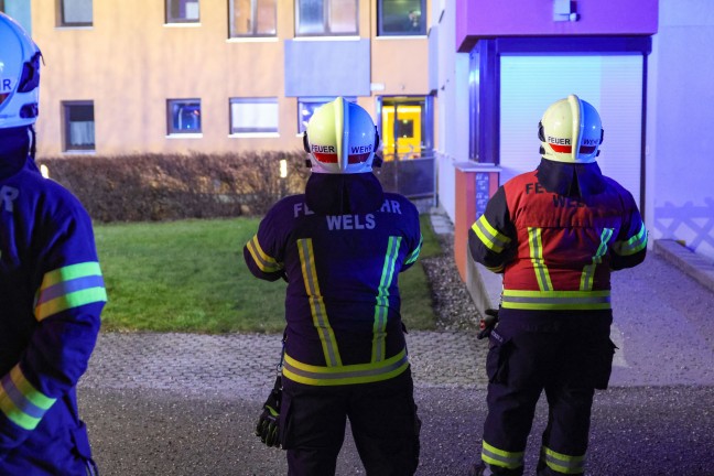 Ein Verletzter bei n�chtlichem Kleinbrand in einem Mehrparteienwohnhaus in Wels-Pernau