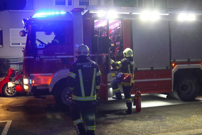 Brand einer Steckdose in einer Wohnung eines Mehrparteienwohnhauses in Wels-Lichtenegg