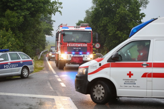 Verkehrsunfall auf der Theninger Straße in Hörsching fordert einen Verletzten