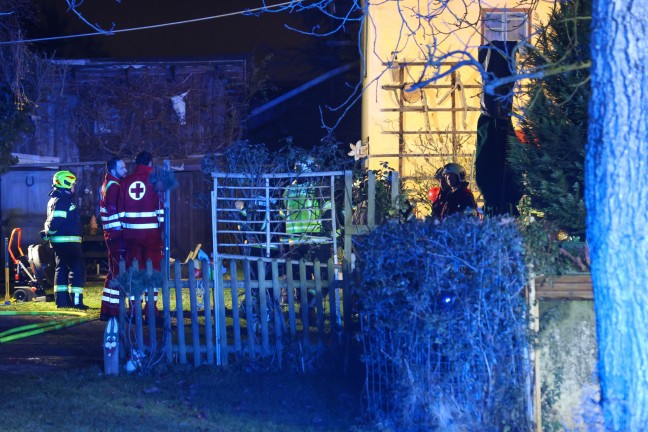 Zwei Feuerwehren bei Brand im Heizraum eines landwirtschaftlichen Geb�udes in Enns im Einsatz