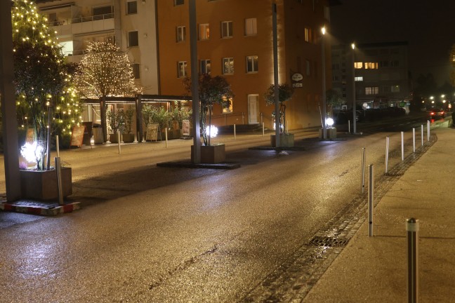 Schwer verletzt: Fu�g�nger im Ortszentrum von Thalheim bei Wels von einem Auto erfasst