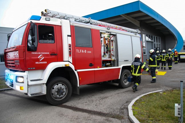 Batterie eines Staplers bei einem Unternehmen in Holzhausen begann zu brennen