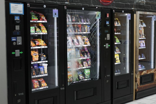 Kaputter Snackautomat in Automatenlokal in Wels-Innenstadt sorgte f�r Einsatz der Feuerwehr