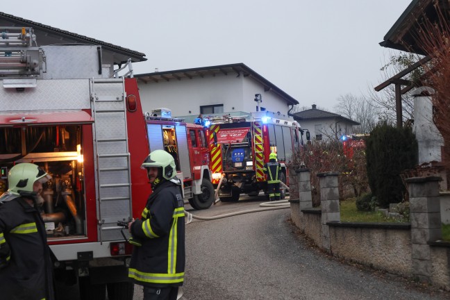 Sechs Feuerwehren bei Brand bei einem Wohnhaus in Pichl bei Wels im Einsatz