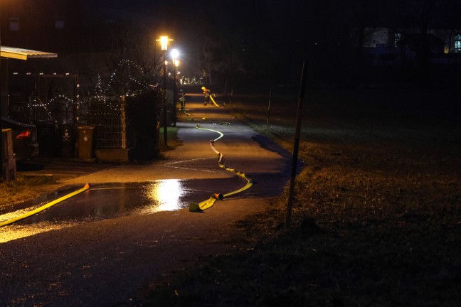 Sechs Feuerwehren bei Brand bei einem Wohnhaus in Pichl bei Wels im Einsatz