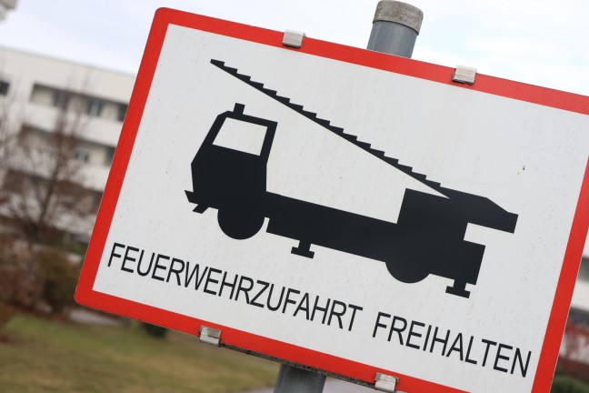 Drei Feuerwehren zu Brand einer Waschmaschine in einem Wohngeb�ude in Leonding alarmiert