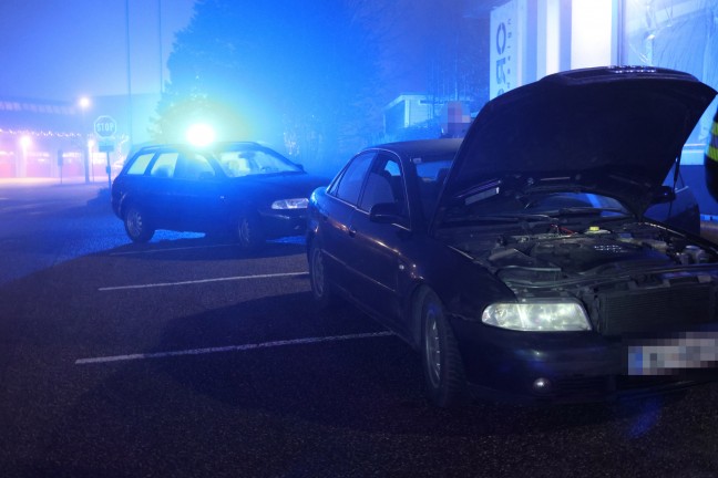 Turboschaden bei Abschleppman�ver: Feuerwehr zu gemeldetem PKW-Brand nach Sattledt alarmiert