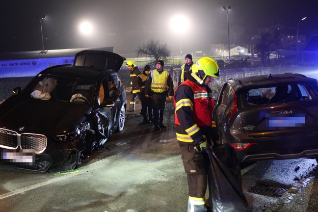 Streifkollision: Vier Verletzte bei Crash zwischen zwei PKW in Sipbachzell