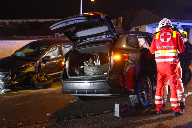 Streifkollision: Vier Verletzte bei Crash zwischen zwei PKW in Sipbachzell