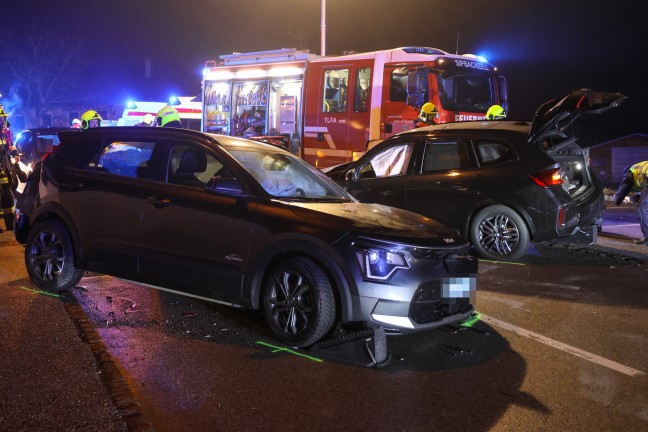 Streifkollision: Vier Verletzte bei Crash zwischen zwei PKW in Sipbachzell