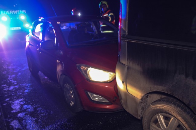 Marchtrenk: Kurzzeitige Aufr�umarbeiten nach Auffahrunfall im Abendverkehr auf Wiener Stra�e