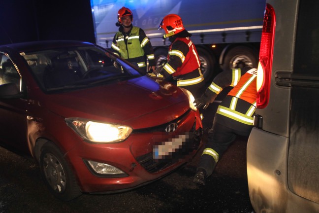 Marchtrenk: Kurzzeitige Aufr�umarbeiten nach Auffahrunfall im Abendverkehr auf Wiener Stra�e
