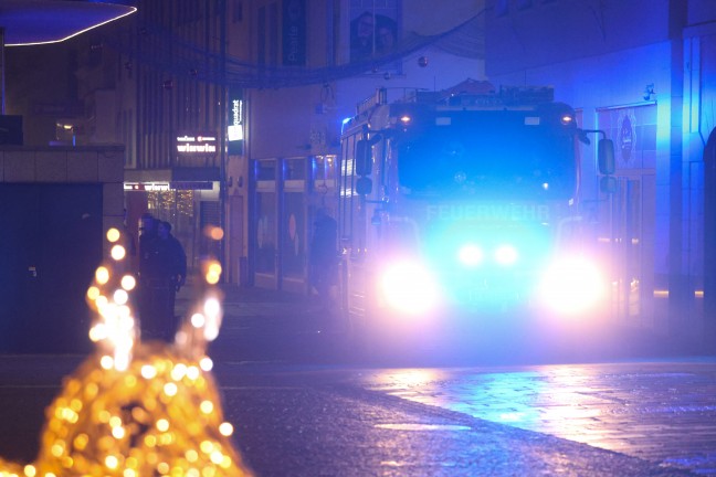 N�chtlicher Brand eines Mistk�bels in Wels-Innenstadt schnell gel�scht