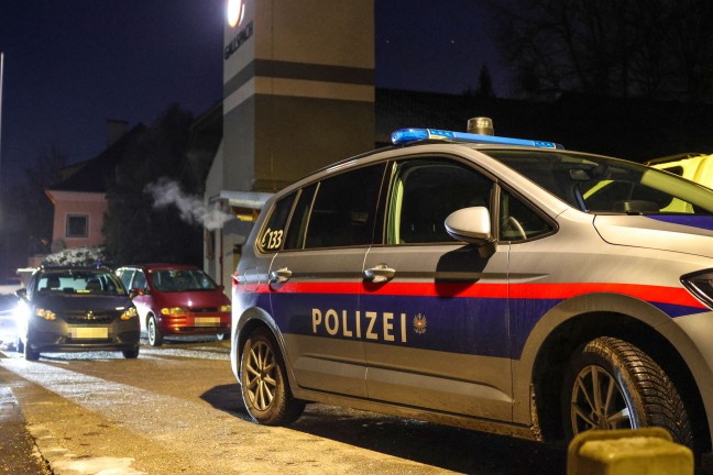 Schnelle Entwarnung: Drei Feuerwehren zu Brand im Dachbereich eines Geb�udes in Gallspach alarmiert