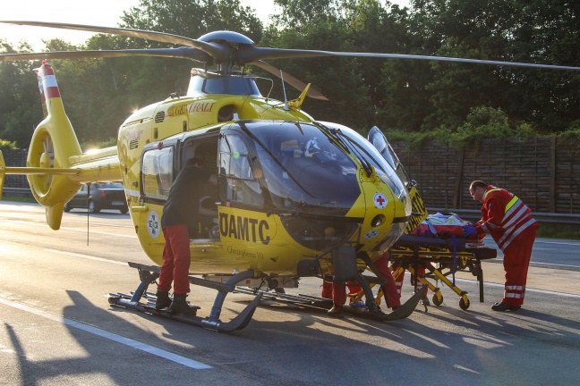 Schwerer Verkehrsunfall auf der Westautobahn bei Pucking