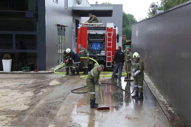 Das groe Aufrumen nach dem heftigen Unwetter