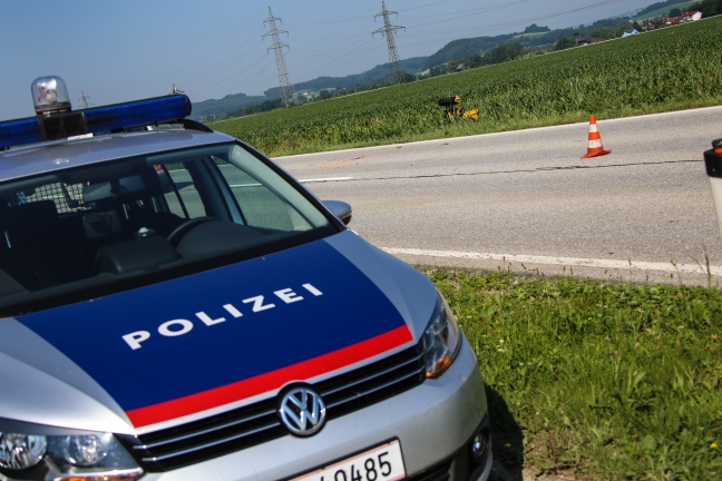 Schwerer Verkehrsunfall mit Motorrad bei Neukirchen bei Lambach