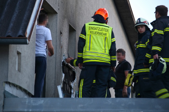 Brand auf einem Balkon in Marchtrenk sorgt für Feuerwehreinsatz