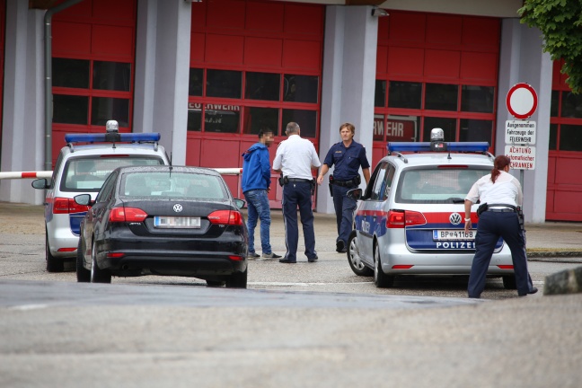 Nach Aufgriff von 43 Flüchtlingen bei Sattledt hatte Polizei alle Hände voll zu tun