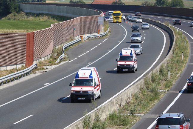 Verkehrsunfall auf der Innkreisautobahn bei Weibern fordert vier Verletzte