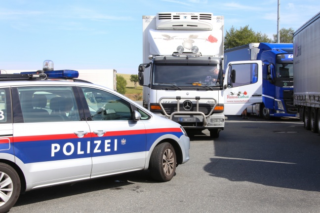 42 Flüchtlinge in Kühllaster auf der Innkreisautobahn aufgegriffen