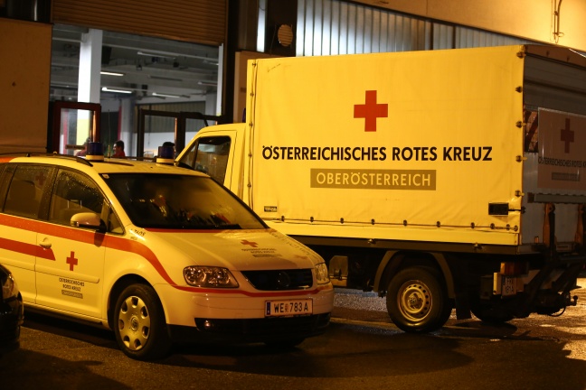 Neuerlich rund 300 Flüchtlinge am Welser Bahnhof eingetroffen