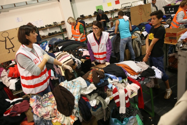 Versorgung im Flüchtlingsnotquartier in Wels läuft weiter