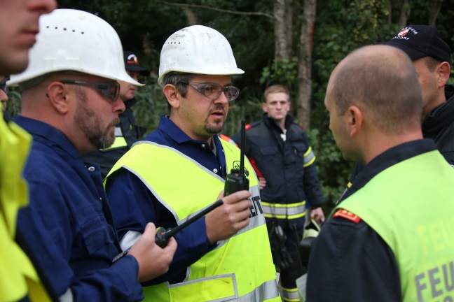 25 Feuerwehren beteiligten sich an großer Einsatzübung in einem Tanklager in Kremsmünster