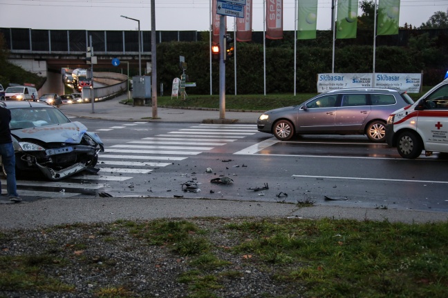 Kreuzungscrash in Wels-Lichtenegg sorgte für erhebliche Behinderungen im Abendverkehr