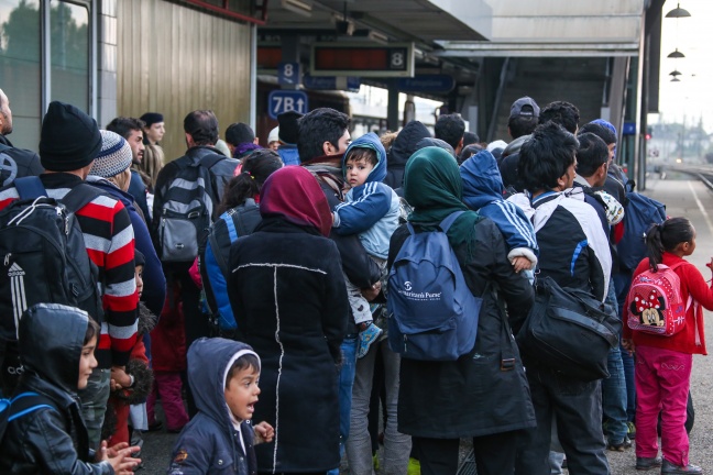 Flüchtlingsstrom nach Deutschland weiterhin ungebrochen stark