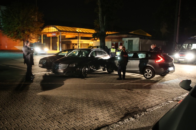 Mit gestohlenem Auto im Welser Messegelände Blechsalat verursacht
