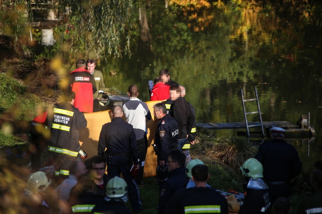 Mit Auto in Teich gestürzt: Lenker verstarb noch am Einsatzort