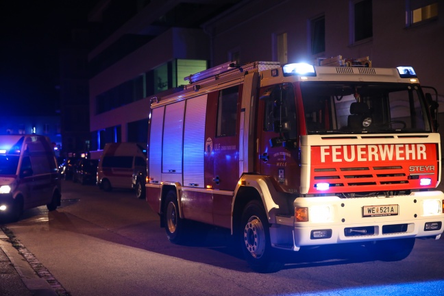 Flackernde Kerze sorgte für Feuerwehreinsatz in Wels