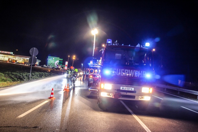 Verkehrsunfall auf der Wiener Straße in Marchtrenk sorgt für Einsatz der Feuerwehr