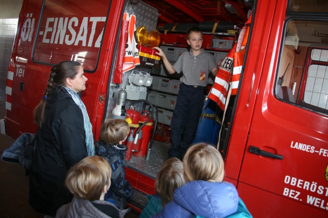 Tag der offenen Tür für Kinder bei der Feuerwehr der Stadt Wels