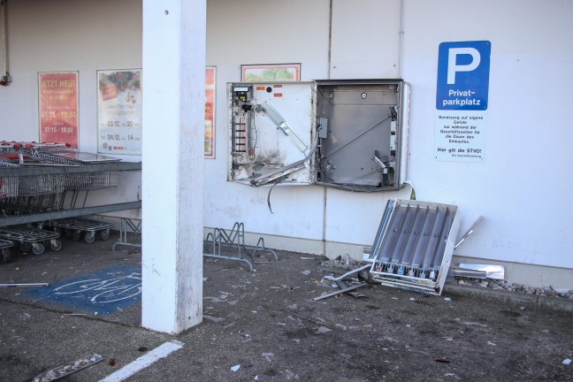 Zigarettenautomat in Weißkirchen an der Traun gesprengt