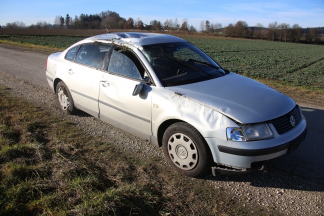 Fahrzeugüberschlag auf eisiger Stelle in Schlatt endet relativ glimpflich