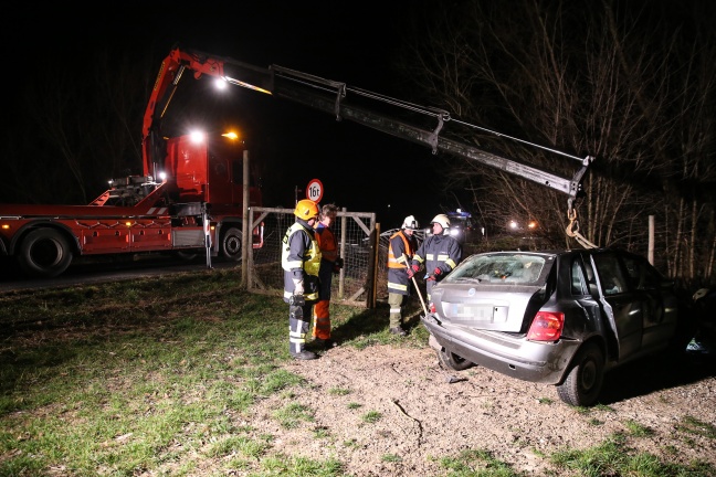 PKW-Lenker überschlug sich mit seinem Fahrzeug über den Prischingerbach