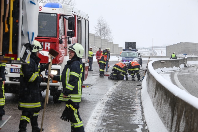 Schwerer LKW-Unfall auf der Innkreisautobahn in Steinhaus