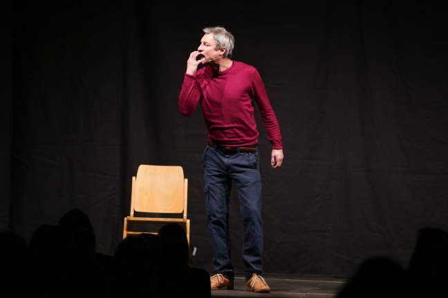 Kabarettist Alfred Dorfer begeistert Publikum in Oferting mit seinem Programm "bis jetzt"