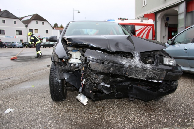 Verkehrsunfall im Kreuzungsbereich in Steinerkirchen an der Traun