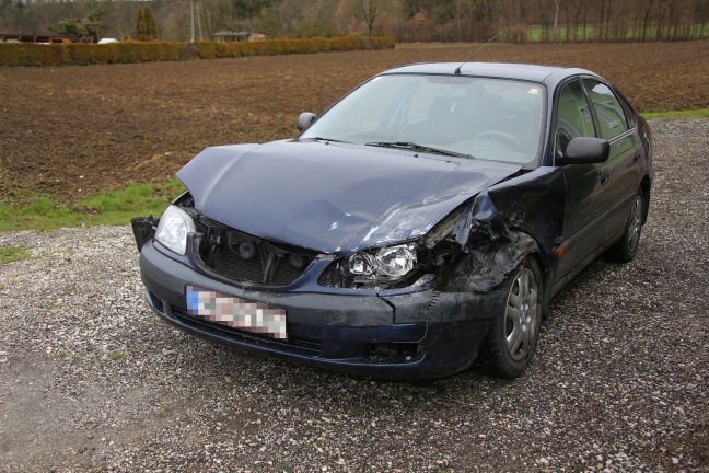 Verkehrsunfall im Kreuzungsbereich in Steinerkirchen an der Traun