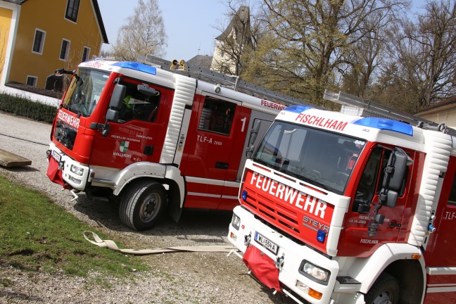 Große Einsatzübung der Feuerwehr beim Schloss Almegg in Steinerkirchen an der Traun