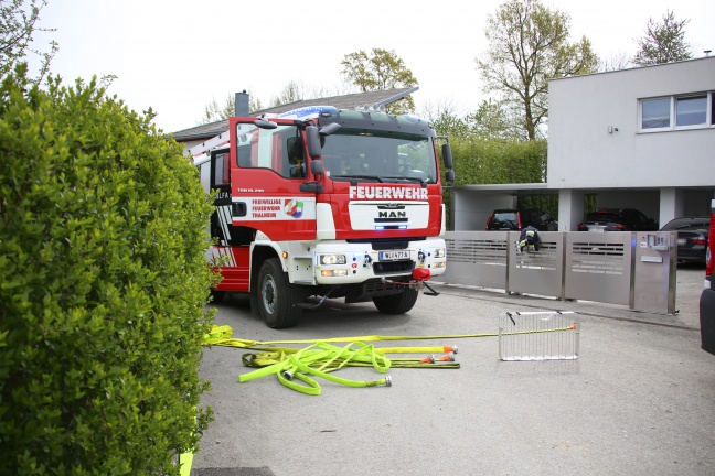 Böschungsbrand während Florianimesse der Feuerwehr in Thalheim bei Wels