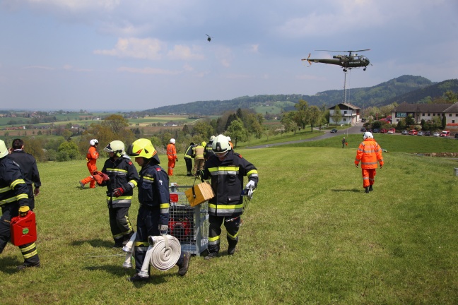 Spannende Weiterbildung der Feuerwehr-Flughelfer in Gschwandt