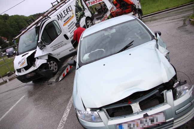 Verkehrsunfall im Kreuzungsbereich auf der Voralpenstrae in Kremsmnster